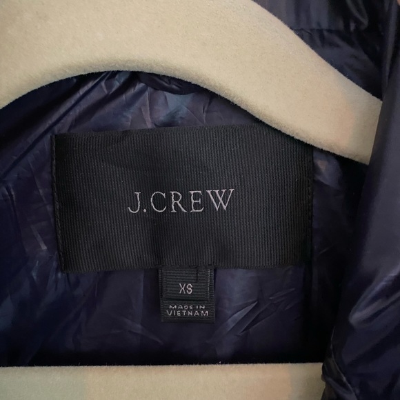 VEST - Picture 2 of 3